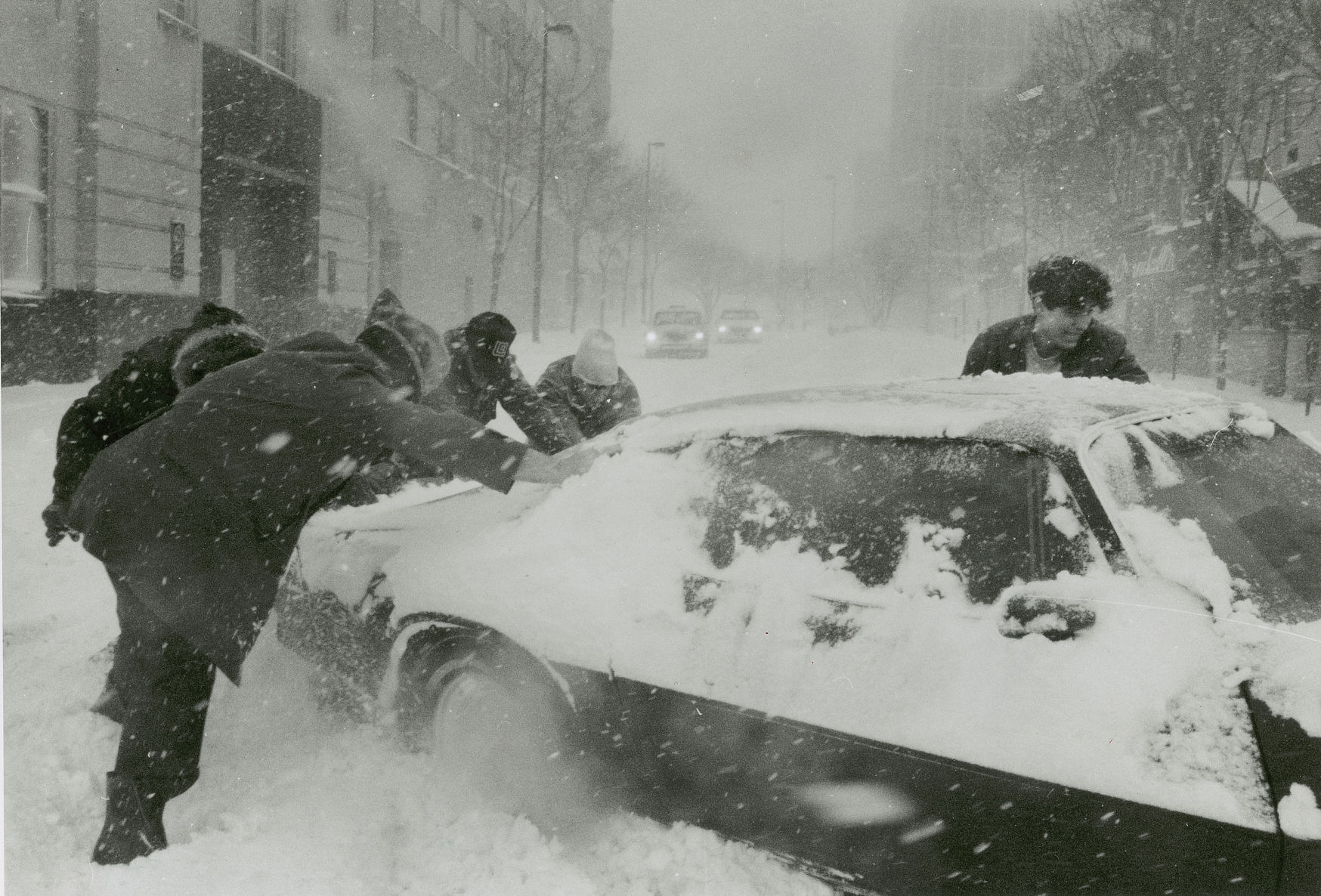 1990 - Car stuck in snow
